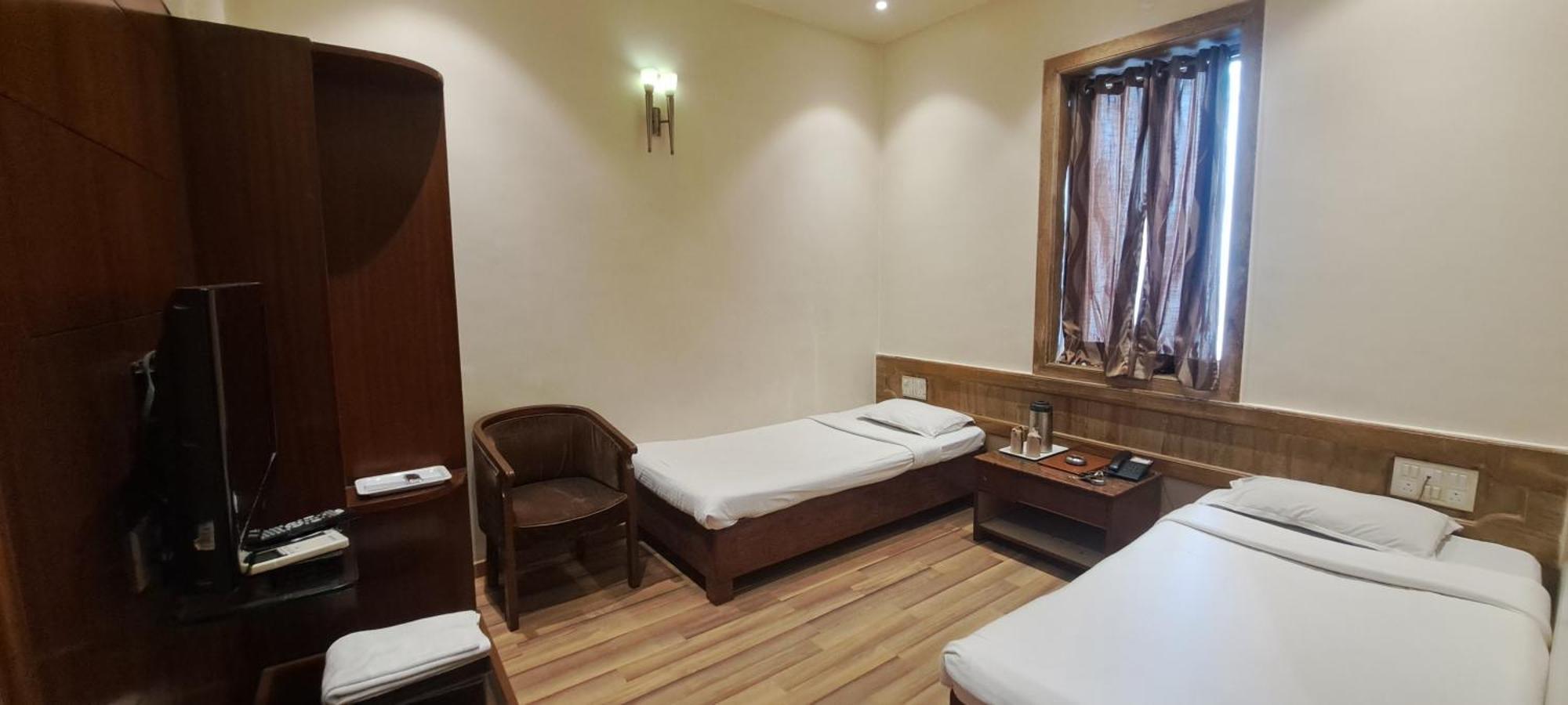 Hotel Shivam Πούνε Εξωτερικό φωτογραφία