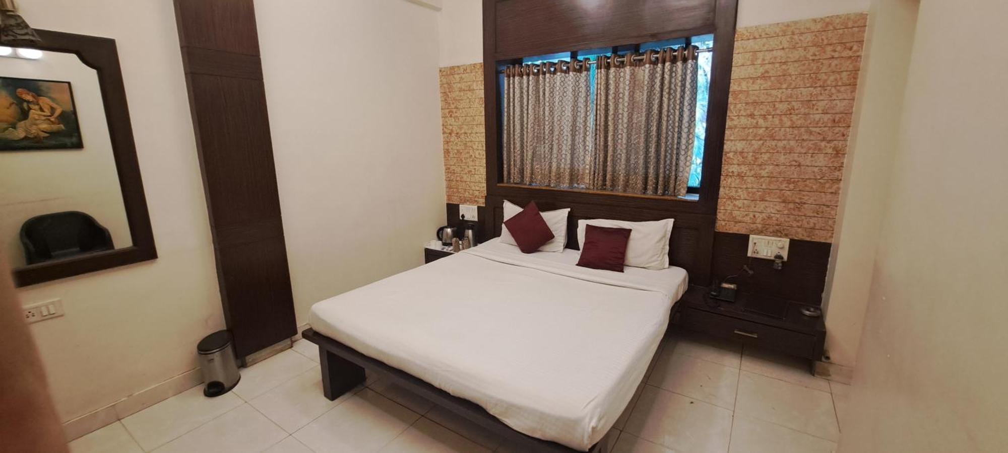 Hotel Shivam Πούνε Εξωτερικό φωτογραφία