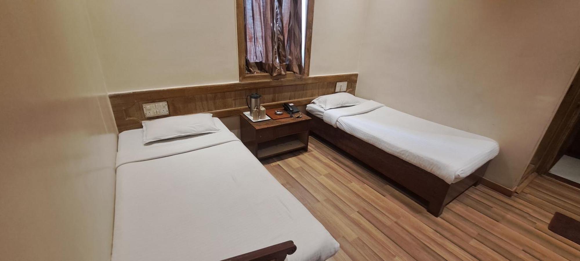Hotel Shivam Πούνε Εξωτερικό φωτογραφία