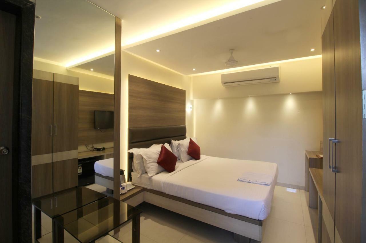 Hotel Shivam Πούνε Εξωτερικό φωτογραφία