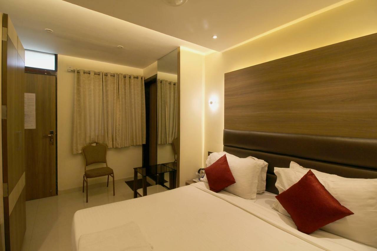 Hotel Shivam Πούνε Εξωτερικό φωτογραφία