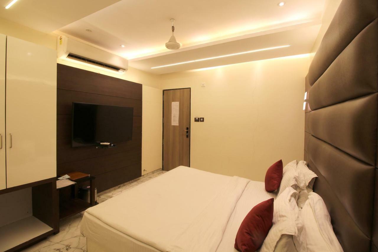 Hotel Shivam Πούνε Εξωτερικό φωτογραφία