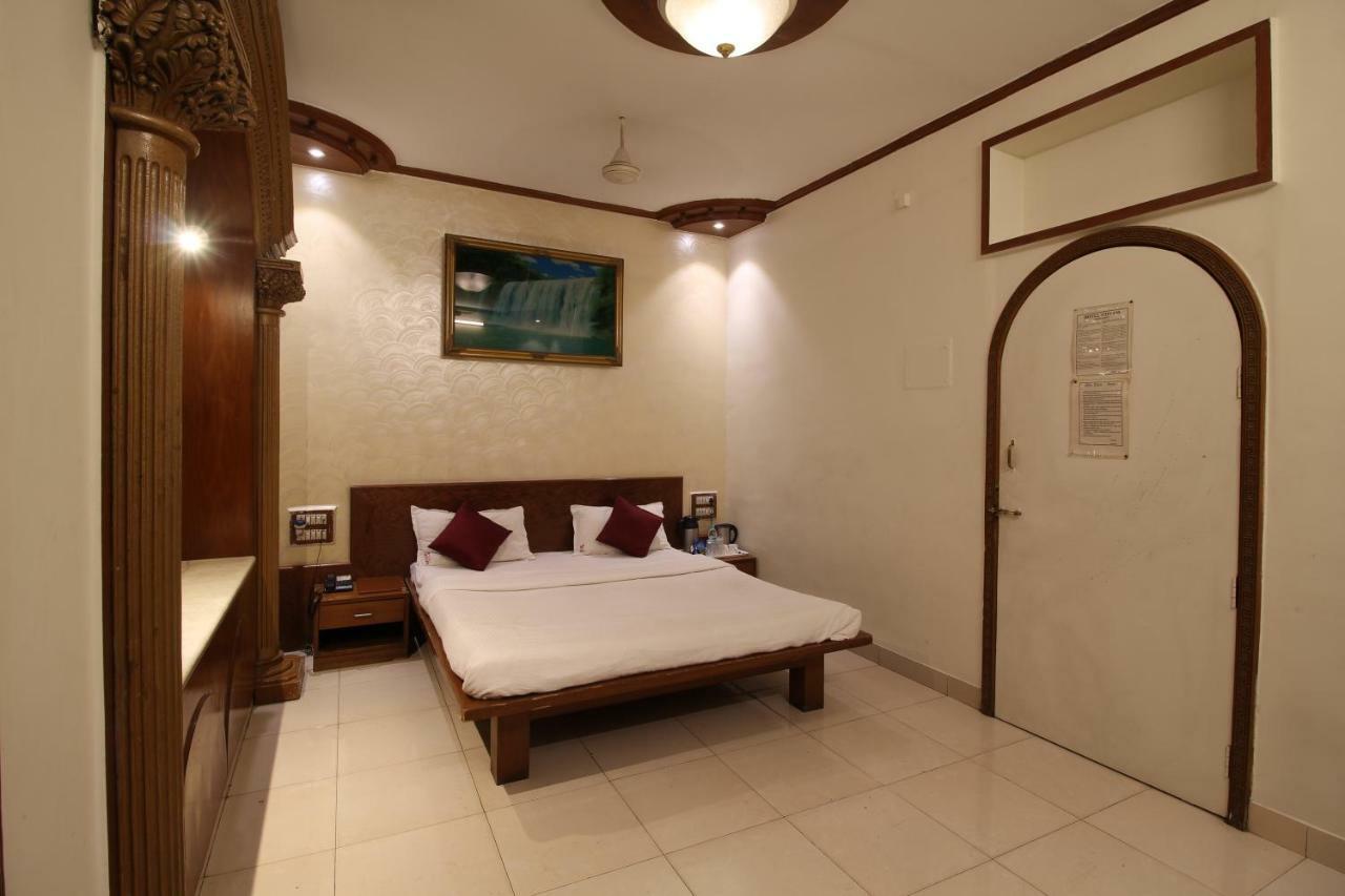 Hotel Shivam Πούνε Εξωτερικό φωτογραφία
