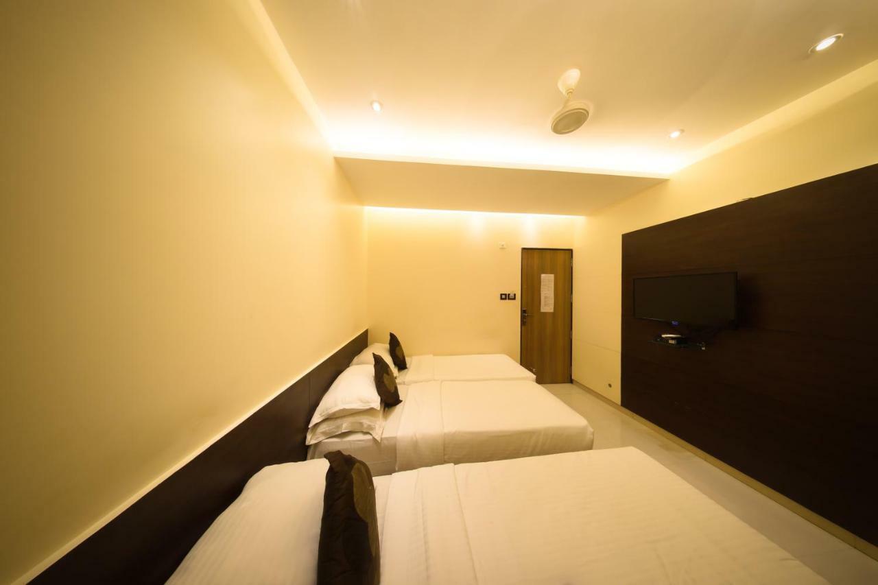 Hotel Shivam Πούνε Εξωτερικό φωτογραφία