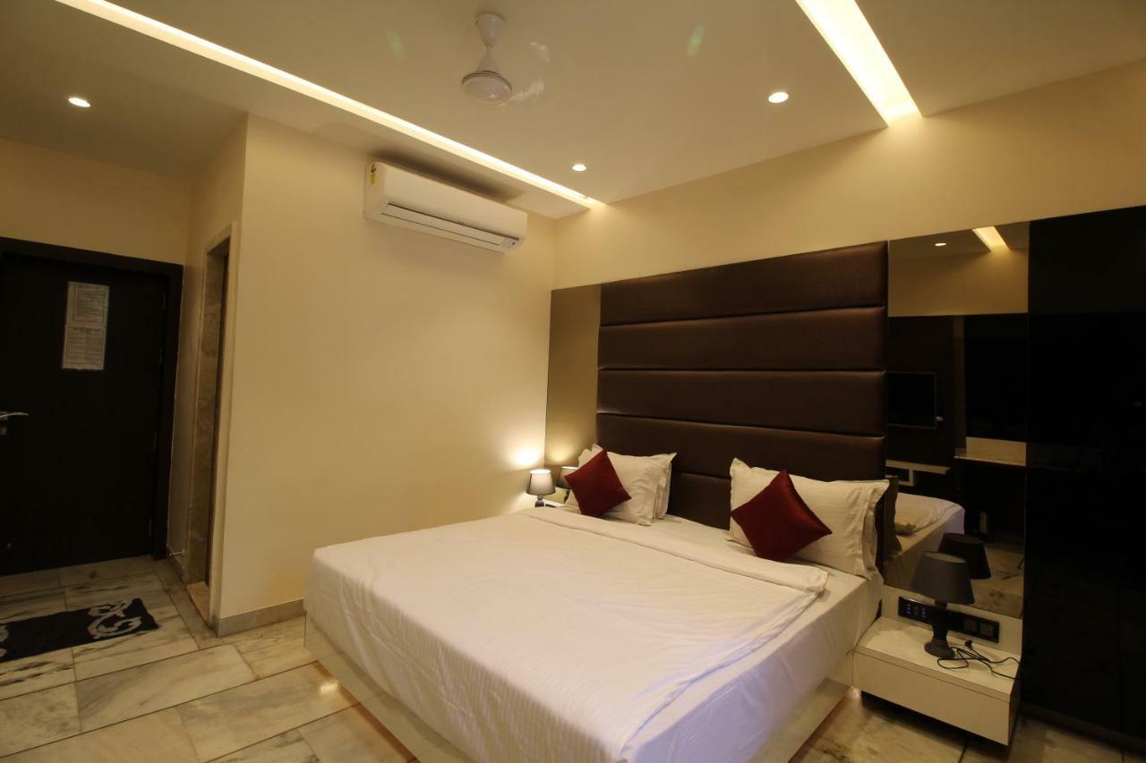 Hotel Shivam Πούνε Εξωτερικό φωτογραφία